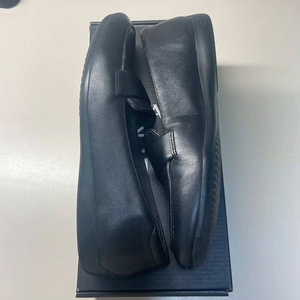 Naturalizer Genn Flow Flats- size 7.5